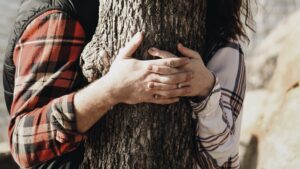 hands27_16-9